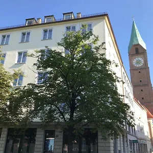 Der Tannenbaum Hotel Munich